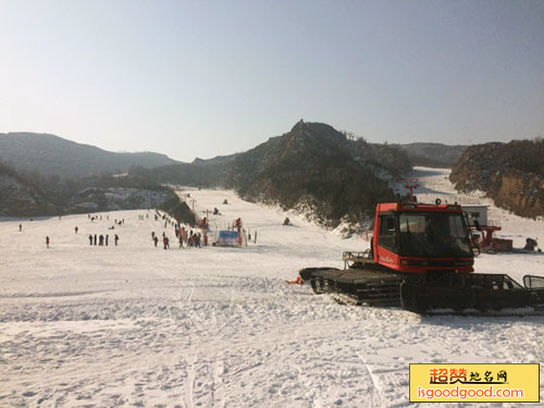 梅苑南山滑雪场