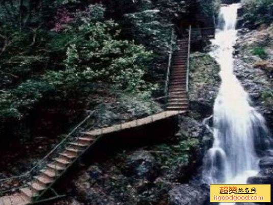 浙东悬空大瀑布